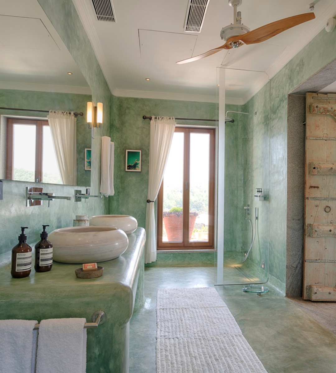 Green Garden Suite interior