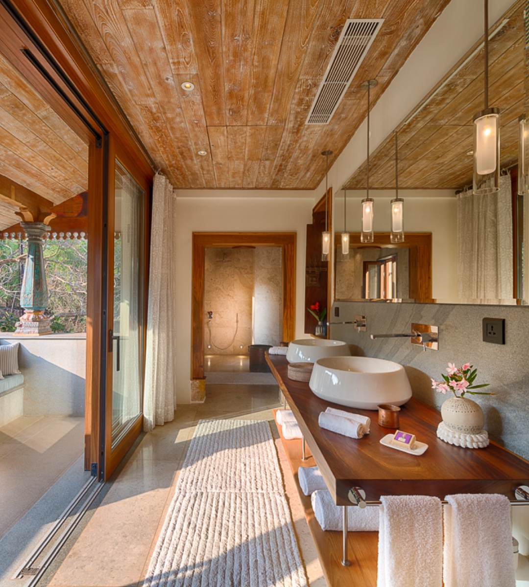 Panoramic- Master Suite detail