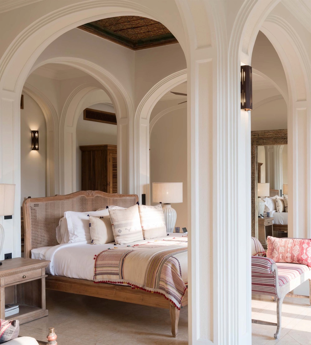 Queen Palace Suite detail